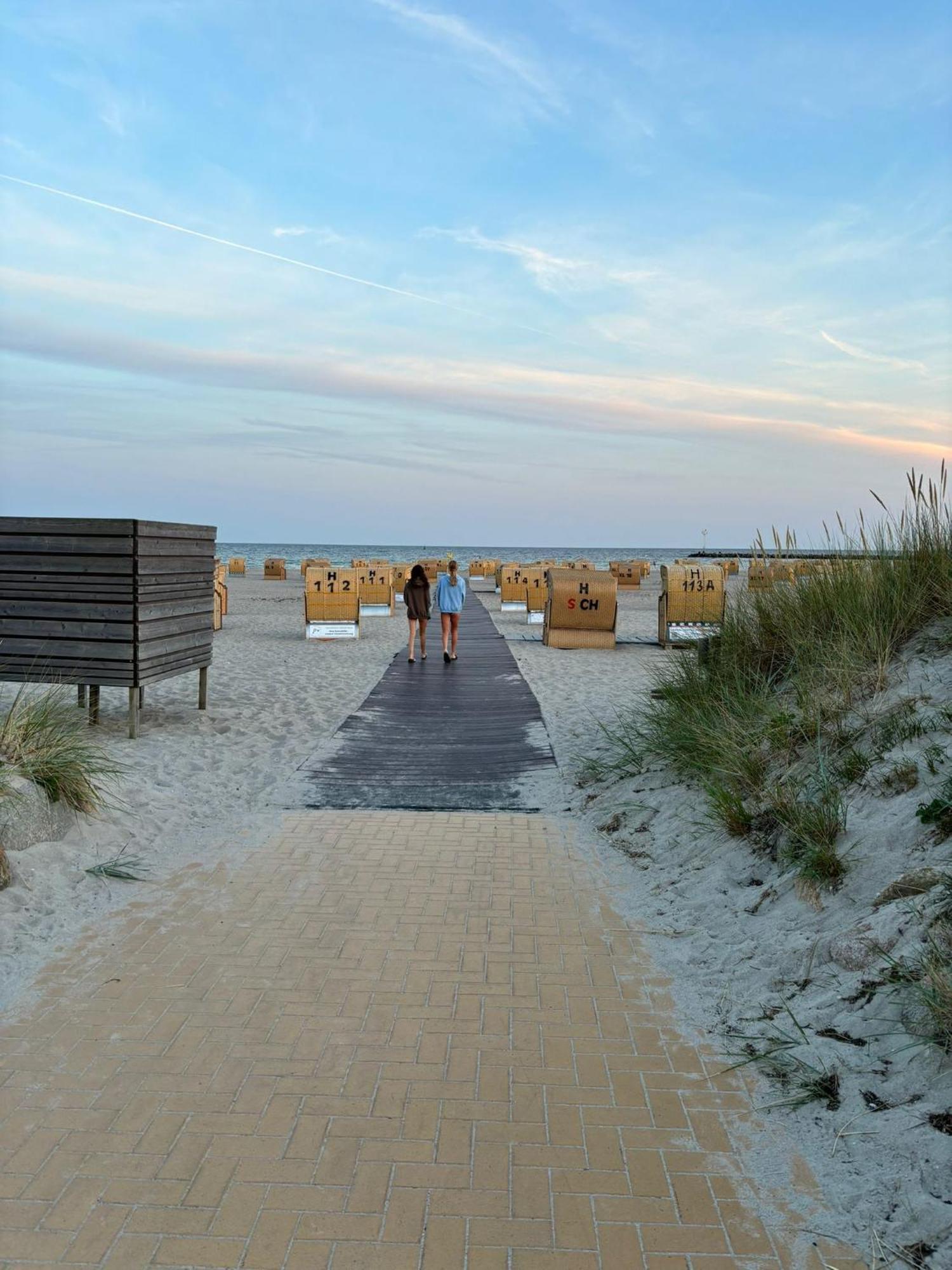 Quartier Suedstrand - Ferienwohnung Mit Meerblick Fehmarn Exterior photo